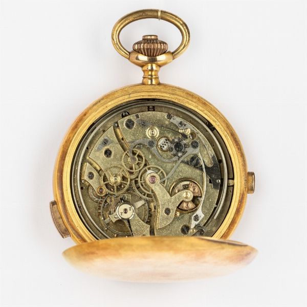 Orologio da tasca anonimo, ripetizione ore e quarti con cronografo 1880  circa, cassa in oro 18k sbalzata ed incisa  di pregevole fattura, movimento scappamento ad ancora, quadrante in smalto bianco  - Asta Orologi da Tasca - Associazione Nazionale - Case d'Asta italiane