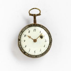 Orologio da tasca, Pernod Freres del 1820-1830 circa, cassa in ottone dorato con smalto al retro (danneggiato) e pietre dure su entrambi i lati, movimento con scappamento verga, quadrante in smalto bianco.  - Asta Orologi da Tasca - Associazione Nazionale - Case d'Asta italiane