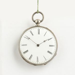 Lotto di due orologi con casa in argento, movimenti con scappamento a cilindro, carica a chiavetta, quadranti in smalto bianco, 1870 circa  - Asta Orologi da Tasca - Associazione Nazionale - Case d'Asta italiane