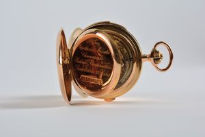 Le Coultre et Co orologio da tasca ripetizione minuti e cronografo del 1900 circa. <BR>Cassa 4 corpi in oro rosa 18kt, tipo savonette, attivazione della ripetizione a slitta, a pulsante per il crono. <BR>Quadrante in smalto bianco. <BR>Movimento Le Coultre a ponti separati, spirale Breguet, scappamento ad ancora. <BR>Suoneria a due martelli  su due gong.  - Asta Orologi da Tasca - Associazione Nazionale - Case d'Asta italiane