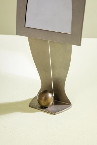 Dino  Gavina : Scultura porta foto mod. Nausicaa  - Asta Made in Gavina - Associazione Nazionale - Case d'Asta italiane