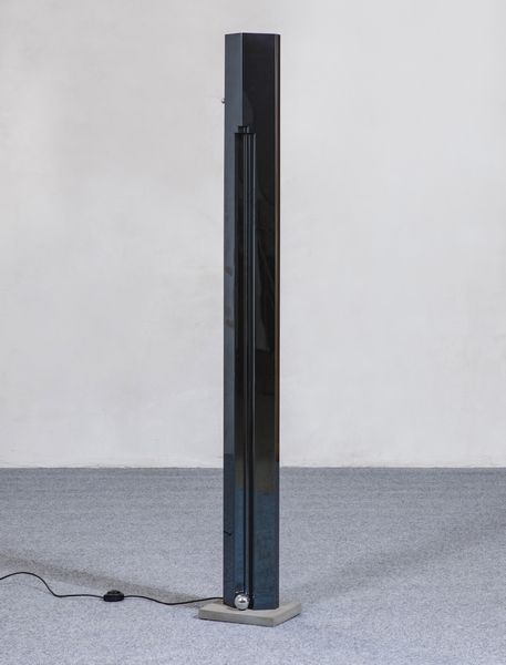 Kazuhide Takahama : Lampada da terra mod. Totem  - Asta Made in Gavina - Associazione Nazionale - Case d'Asta italiane
