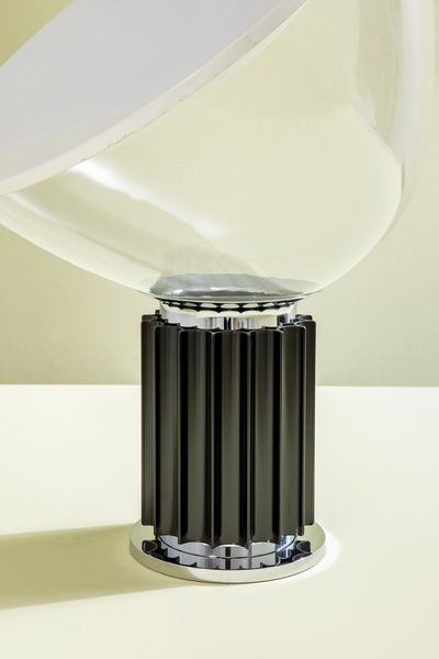 ACHILLE E PIERGIACOMO CASTIGLIONI : Lampada da tavolo mod. Taccia  - Asta Made in Gavina - Associazione Nazionale - Case d'Asta italiane