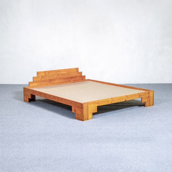 ENZO MARI : Letto matrimoniale mod. Emme  - Asta Made in Gavina - Associazione Nazionale - Case d'Asta italiane