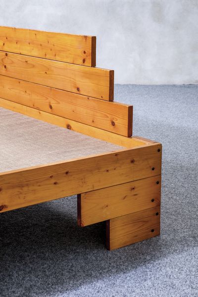 ENZO MARI : Letto matrimoniale mod. Emme  - Asta Made in Gavina - Associazione Nazionale - Case d'Asta italiane