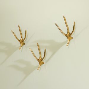 Meret Oppenheim - Tre appendiabiti