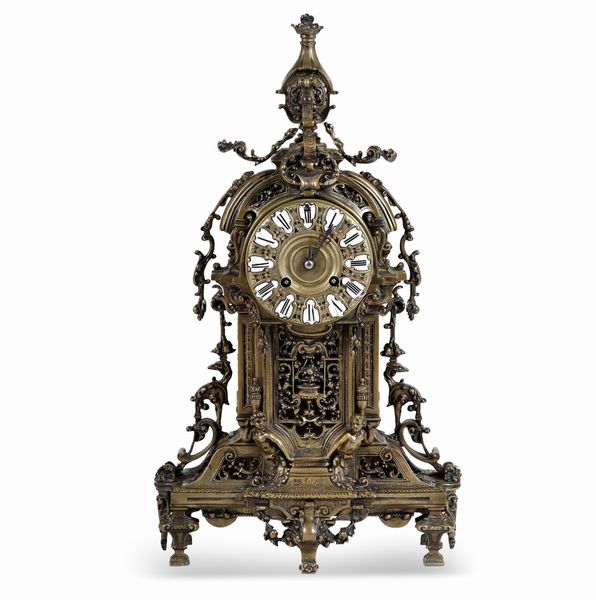 Pendola da tavolo con cassa in bronzo dorato, XIX-XX secolo  - Asta Pendole e orologi - Associazione Nazionale - Case d'Asta italiane