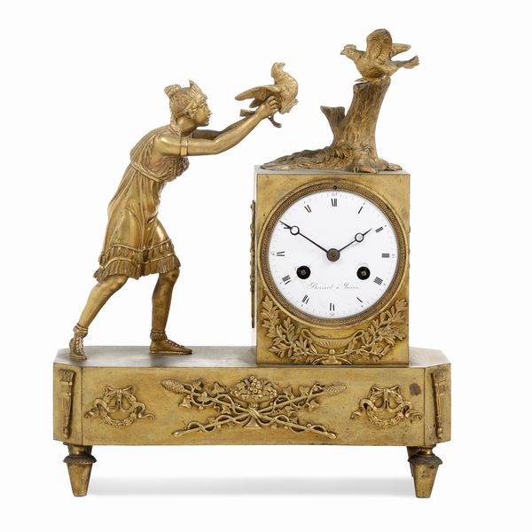 Pendola da tavolo in bronzo dorato con figura femminile e volatile. Brocard a Reims, Francia XIX secolo  - Asta Pendole e orologi - Associazione Nazionale - Case d'Asta italiane