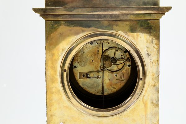 Pendola da tavolo in bronzo dorato e cesellato, Carville & Cie a Paris, XIX secolo  - Asta Pendole e orologi - Associazione Nazionale - Case d'Asta italiane