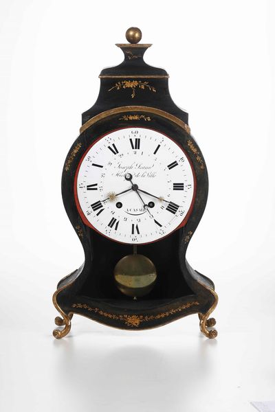 Pendola da tavolo tipo Neuchatel, Svizzera seconda met del XVIII secolo, firma Joseph Piano, Horologer de la ville  - Asta Pendole e orologi - Associazione Nazionale - Case d'Asta italiane