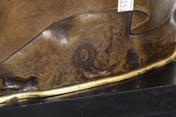 Orologio da appoggio in bronzo e legno ebanizzato. XIX secolo  - Asta Pendole e orologi - Associazione Nazionale - Case d'Asta italiane