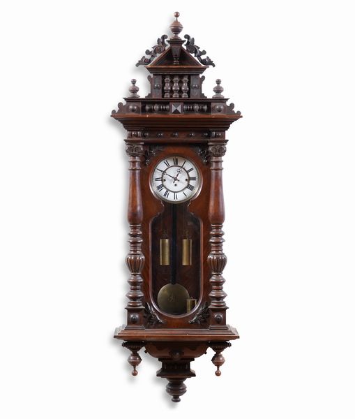 Grande pendola a muro a tre pesi e tre fori di carica sul quadrante  - Asta Pendole e orologi - Associazione Nazionale - Case d'Asta italiane