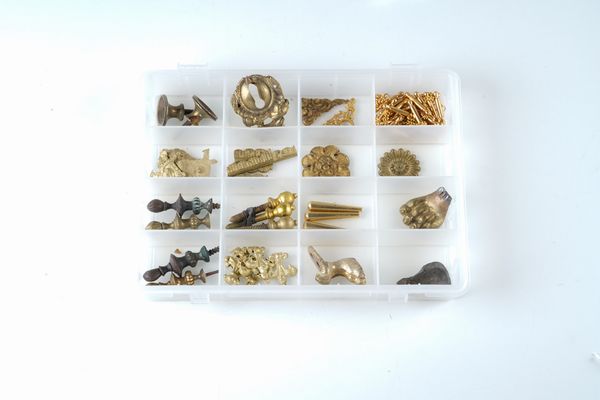 lotto di fregi in bronzo  - Asta Pendole e orologi - Associazione Nazionale - Case d'Asta italiane