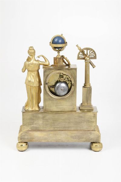 Pendola Carlo X in bronzo dorato L'Astronomia.<BR>Completa di campana. Francia XIX secolo  - Asta Pendole e orologi - Associazione Nazionale - Case d'Asta italiane