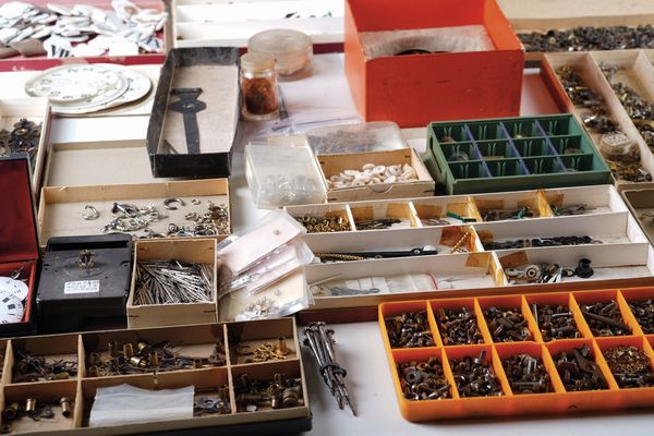 Lotto di pezzami per pendoleria  - Asta Pendole e orologi - Associazione Nazionale - Case d'Asta italiane