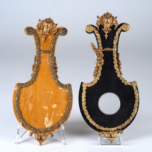 Tre casse incomplete: bronzo, marmo nero e giallo  - Asta Pendole e orologi - Associazione Nazionale - Case d'Asta italiane