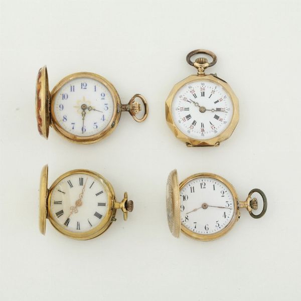 Lotto di 3 monachine con cassa in oro (due 18k, uno 12k) e uno in metallo  - Asta Pendole e orologi - Associazione Nazionale - Case d'Asta italiane