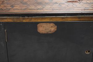 Pendola Carlo X con cassa in legno intagliato e legno intarsiato. Feancia, Leroy a Paris, XIX secolo  - Asta Pendole e orologi - Associazione Nazionale - Case d'Asta italiane