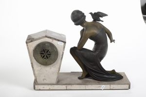 Orologio dec� in metallo e marmo. XX secolo  - Asta Pendole e orologi - Associazione Nazionale - Case d'Asta italiane