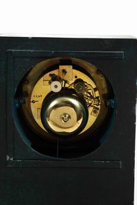 Pendola da tavolo in lacca dipinta ad imitazione della malachite. Henry Robert, inizio XIX secolo  - Asta Pendole e orologi - Associazione Nazionale - Case d'Asta italiane