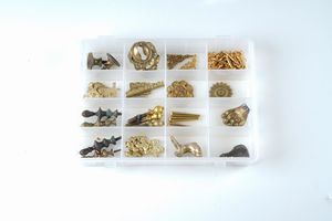 lotto di fregi in bronzo  - Asta Pendole e orologi - Associazione Nazionale - Case d'Asta italiane