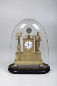 Pendola Carlo X in bronzo dorato L'Astronomia.<BR>Completa di campana. Francia XIX secolo  - Asta Pendole e orologi - Associazione Nazionale - Case d'Asta italiane
