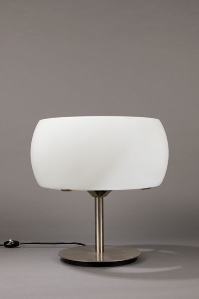 VICO MAGISTRETTI : Lampada da tavolo  - Asta Design e Arti Decorative - Associazione Nazionale - Case d'Asta italiane