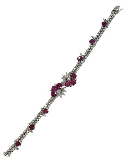 Bracciale con Rubini e Diamanti Famiglia Ron Yekutiel  - Asta PANDOLFINI PER AMICI DI URI - ASTA BENEFICA PER SOSTENERE LA RICERCA SCIENTIFICA UROLOGICA - Associazione Nazionale - Case d'Asta italiane