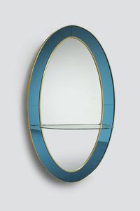 CRISTAL ART - Grande specchiera ovale con mensola elementi in vetro colorato  specchiato e bordo in ottone.  Anni '50 cm 190x101  [..]