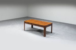 KENMOCHI ISAMU - Tavolino in legno multistrato impiallacciato. Prod. Tendo Mokko  Giappone anni '60 cm 45x120x60 Bibl.:Isamu Kenmochi  [..]