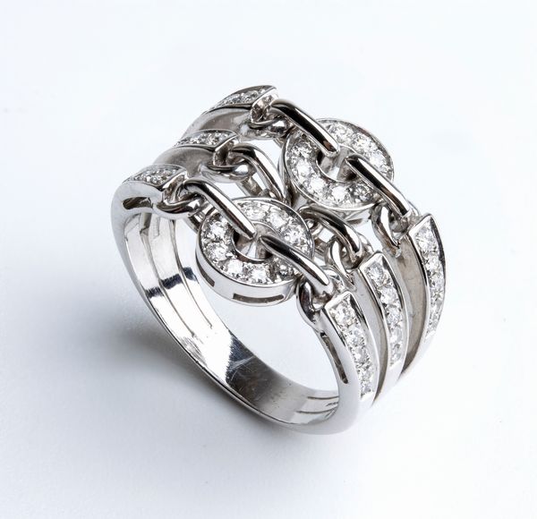 BULGARI, collezione Astrale: anello in oro e diamanti  - Asta Gioielli, orologi, argenti e penne - Associazione Nazionale - Case d'Asta italiane