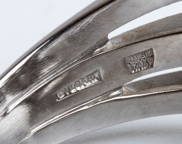 BULGARI, collezione Astrale: anello in oro e diamanti  - Asta Gioielli, orologi, argenti e penne - Associazione Nazionale - Case d'Asta italiane