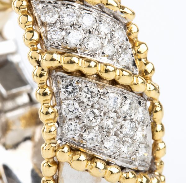 Paio di orecchini in oro e diamanti  - Asta Gioielli, orologi, argenti e penne - Associazione Nazionale - Case d'Asta italiane