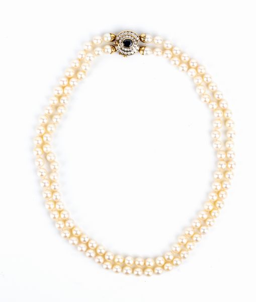 Collana a 2 fili di perle, fermezza in oro zaffiro e brillanti  - Asta Gioielli, orologi, argenti e penne - Associazione Nazionale - Case d'Asta italiane