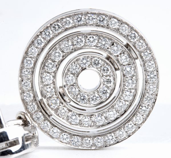 BULGARI, collezione Astrale: orecchini pendenti in oro con diamanti  - Asta Gioielli, orologi, argenti e penne - Associazione Nazionale - Case d'Asta italiane
