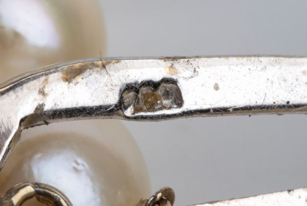 Collana di perle con fermezza in oro e smeraldi  - Asta Gioielli, orologi, argenti e penne - Associazione Nazionale - Case d'Asta italiane