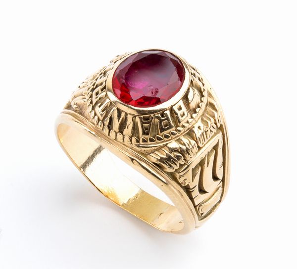 Anello in oro con pietra rossa  - Asta Gioielli, orologi, argenti e penne - Associazione Nazionale - Case d'Asta italiane