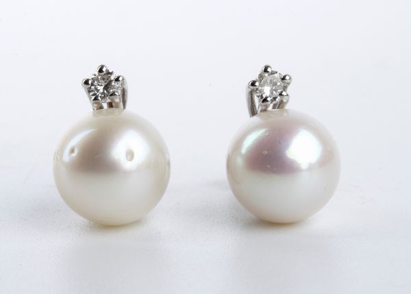 Paio orecchini con perle Australiane e diamanti  - Asta Gioielli, orologi, argenti e penne - Associazione Nazionale - Case d'Asta italiane