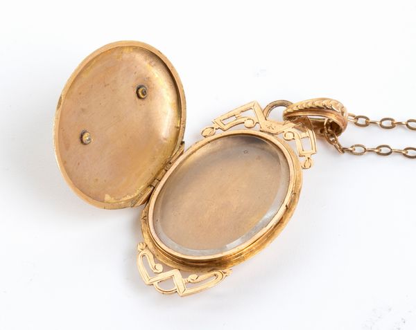 Girocollo in oro con pendente - porta foto e spilla oro con pietre  - Asta Gioielli, orologi, argenti e penne - Associazione Nazionale - Case d'Asta italiane