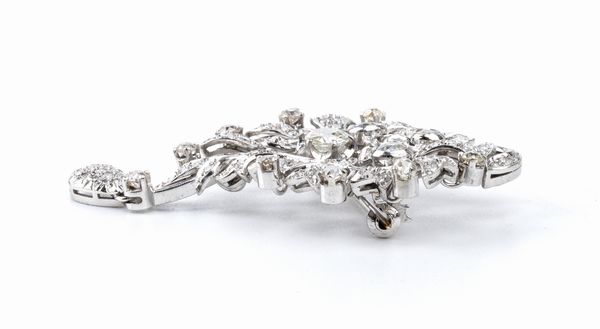Spilla in oro con diamanti - Anni '30  - Asta Gioielli, orologi, argenti e penne - Associazione Nazionale - Case d'Asta italiane