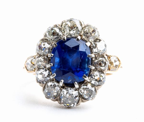 Anello in oro con zaffiro Burma e diamanti  - Asta Gioielli, orologi, argenti e penne - Associazione Nazionale - Case d'Asta italiane
