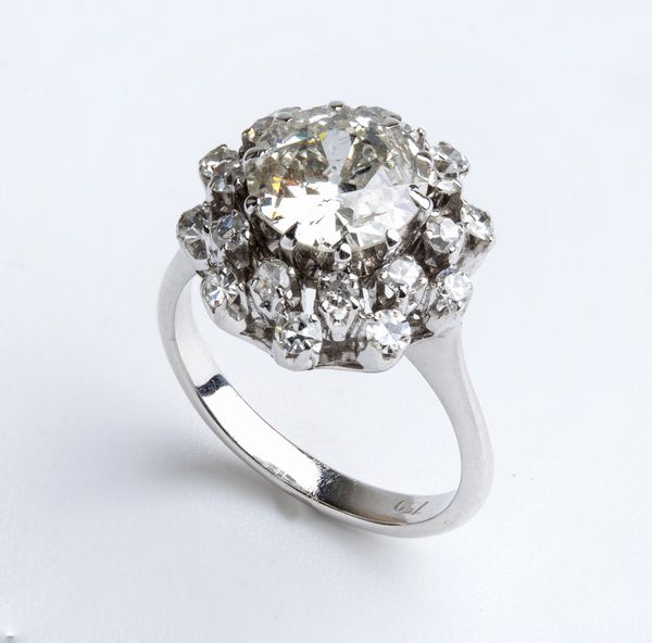 Anello in oro con diamanti  - Asta Gioielli, orologi, argenti e penne - Associazione Nazionale - Case d'Asta italiane