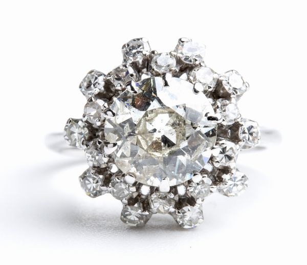 Anello in oro con diamanti  - Asta Gioielli, orologi, argenti e penne - Associazione Nazionale - Case d'Asta italiane