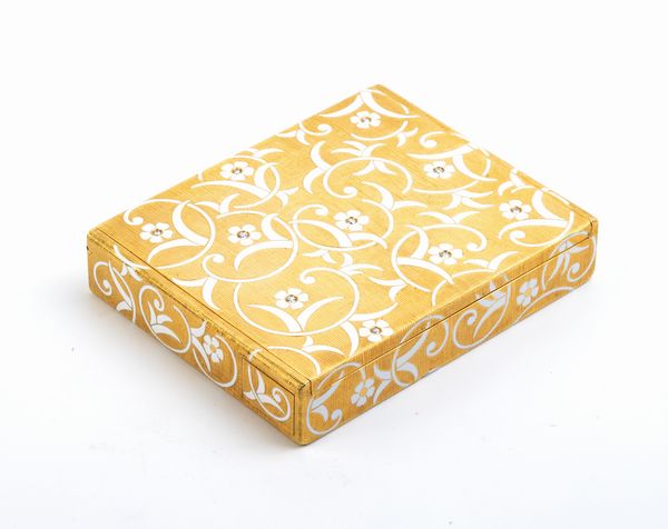 FARAONE: portacipria in oro con smalti bianchi e diamanti  - Asta Gioielli, orologi, argenti e penne - Associazione Nazionale - Case d'Asta italiane