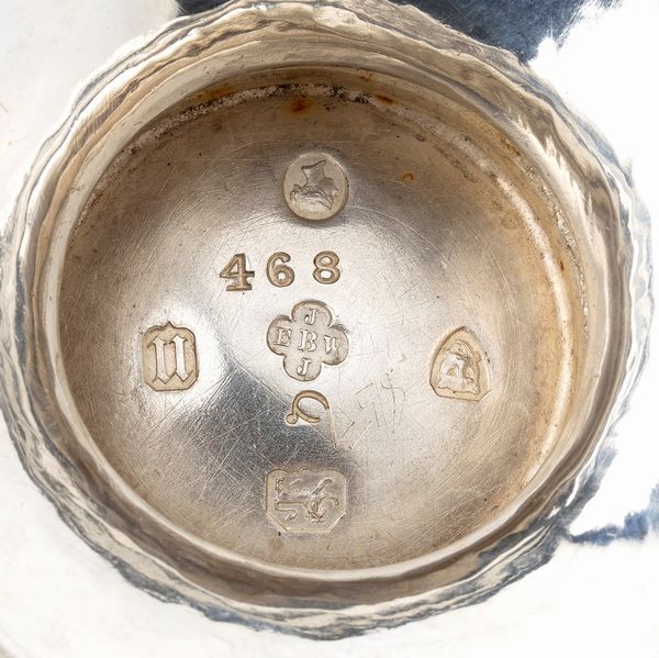 Servizio da t e caffe  vittoriano inglese in argento -  Londra 1868, maestri argentieri JOHN, EDWARD, WALTER & JOHN BARNARD  - Asta Gioielli, orologi, argenti e penne - Associazione Nazionale - Case d'Asta italiane