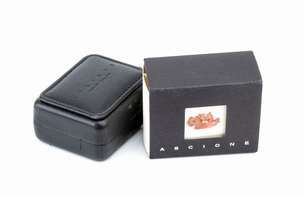 ASCIONE: anello in oro con rubini, diamanti e perla  - Asta Gioielli, orologi, argenti e penne - Associazione Nazionale - Case d'Asta italiane