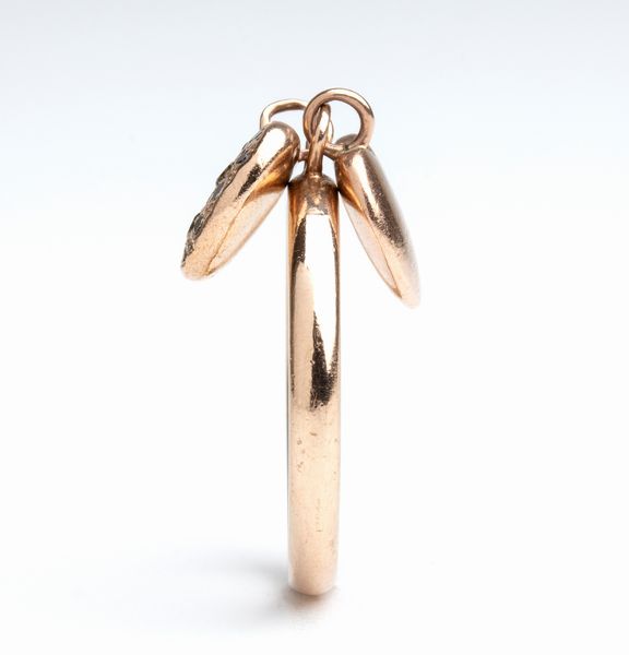 POMELLATO, collezione Dodo: Anello in oro rosa con due pendenti a forma di cuore con diamanti  - Asta Gioielli, orologi, argenti e penne - Associazione Nazionale - Case d'Asta italiane