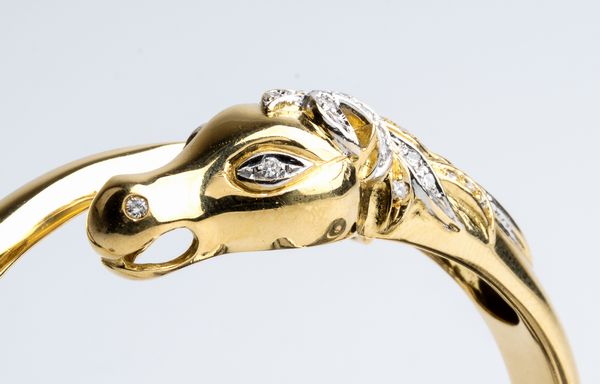 MARIO FONTANA: bracciale contrari a cerchio rigido in oro e diamanti  - Asta Gioielli, orologi, argenti e penne - Associazione Nazionale - Case d'Asta italiane