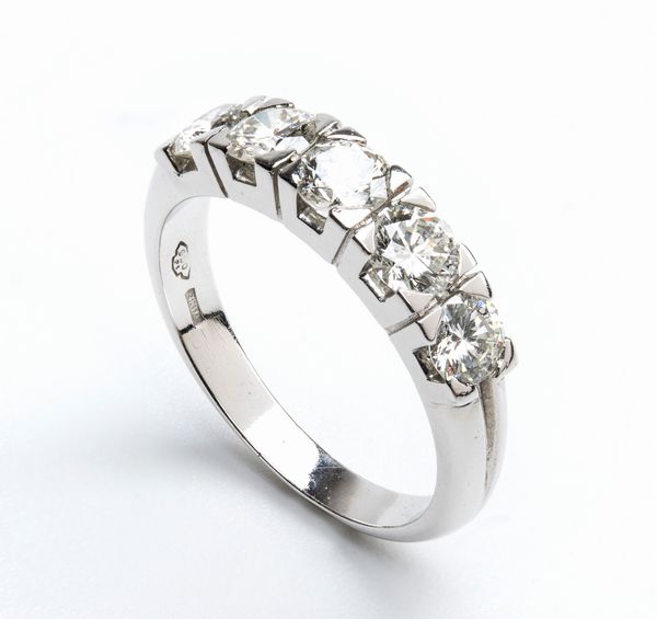 Anello veretta in platino e diamanti  - Asta Gioielli, orologi, argenti e penne - Associazione Nazionale - Case d'Asta italiane