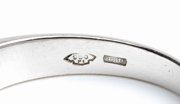 Anello veretta in platino e diamanti  - Asta Gioielli, orologi, argenti e penne - Associazione Nazionale - Case d'Asta italiane